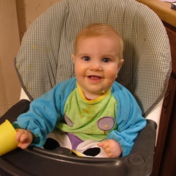 OVERSTOCK Bugity™ Arms Child Sleeve Bib (Each)