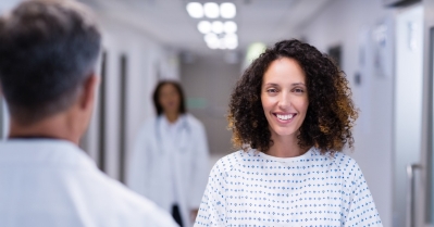Hospital Gown Features That Improve Mobility